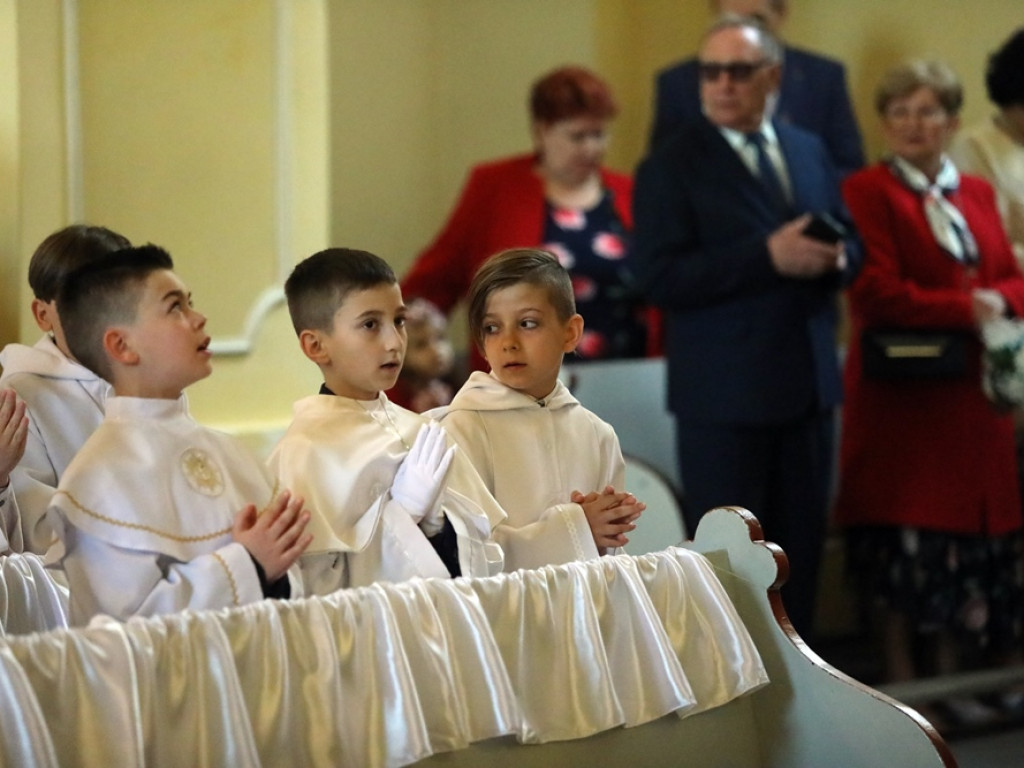 Pierwsza Komunia Święta w parafii Bożego Ciała w Głogowie [ZDJĘCIA]
