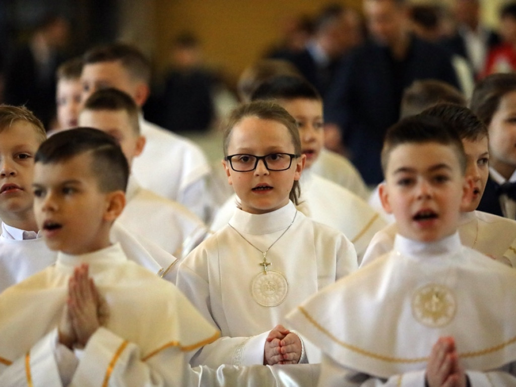 Pierwsza Komunia Święta w parafii Bożego Ciała w Głogowie [ZDJĘCIA]