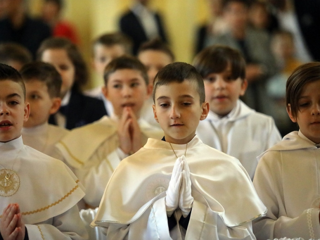 Pierwsza Komunia Święta w parafii Bożego Ciała w Głogowie [ZDJĘCIA]