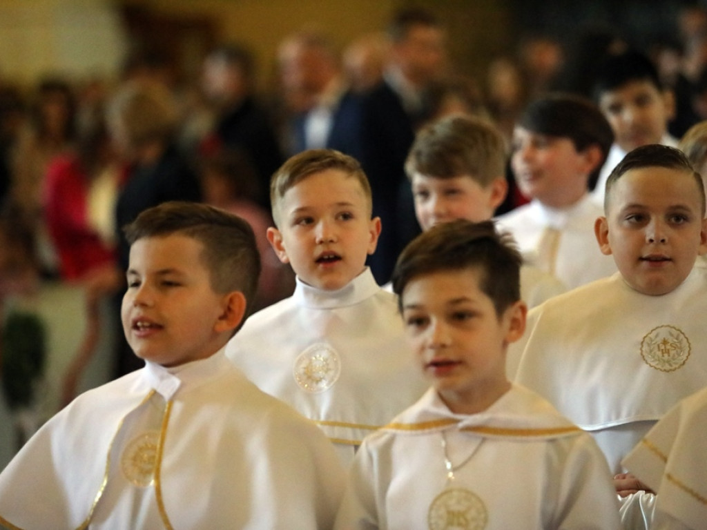 Pierwsza Komunia Święta w parafii Bożego Ciała w Głogowie [ZDJĘCIA]