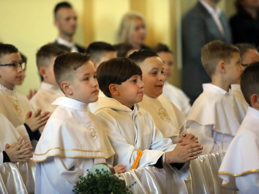 Pierwsza Komunia Święta w parafii Bożego Ciała w Głogowie [ZDJĘCIA]