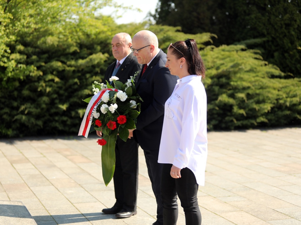 Nowa Lewica uczciła 1 maja. Borecki: Święto Pracy nie jest komunistycznym [ZDJĘCIA]