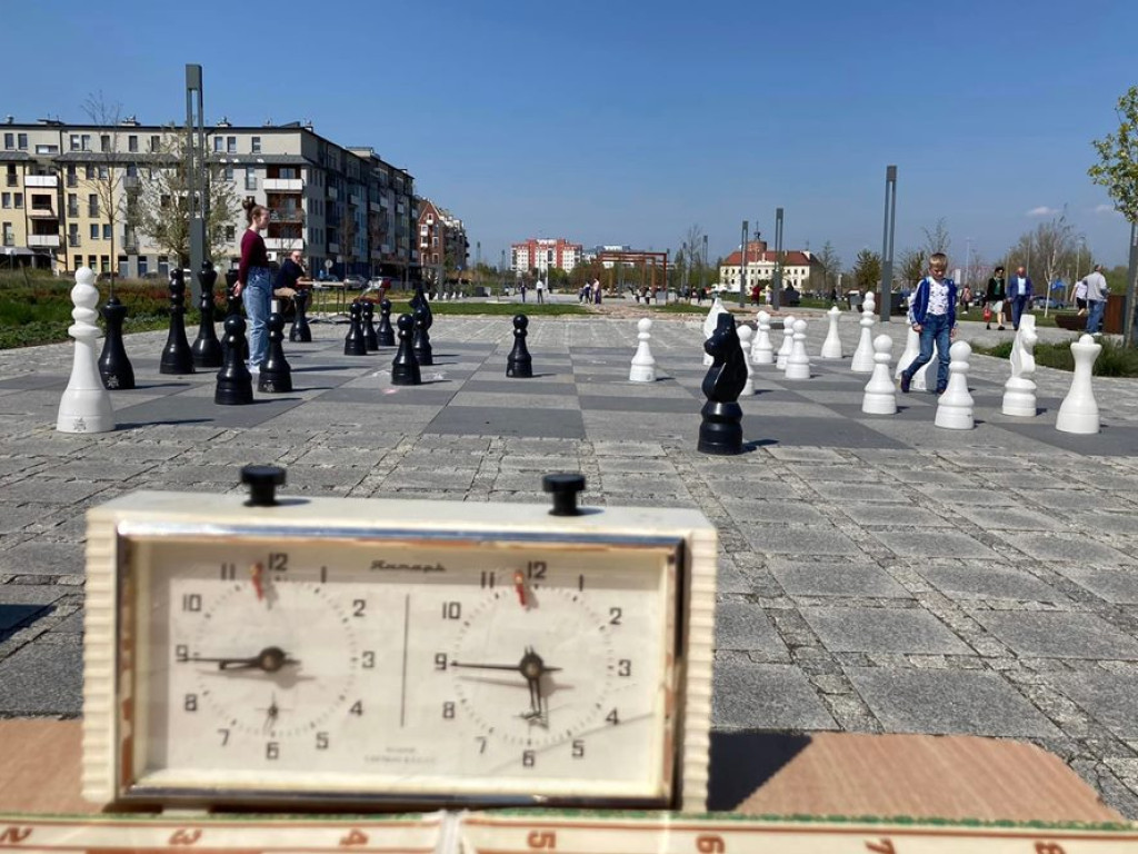 Dzieje się na bulwarze. Turniej szachowy i dużo atrakcji [ZDJĘCIA]