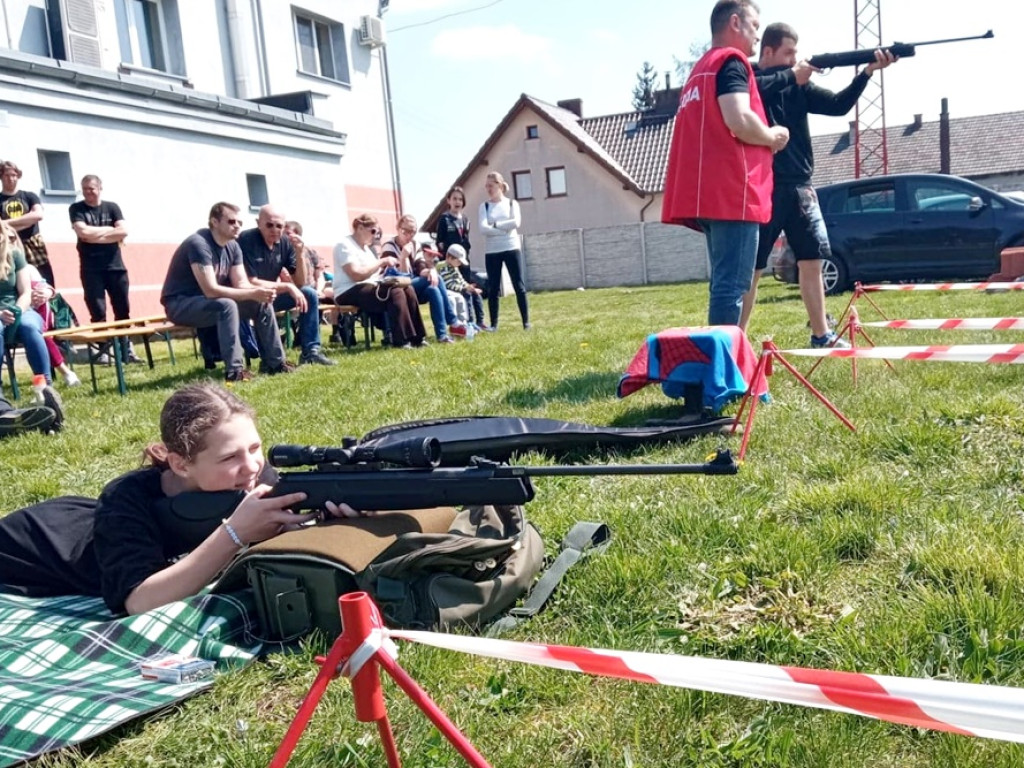 Strzelali o puchar wójta. W Radwanicach sportowa majówka
