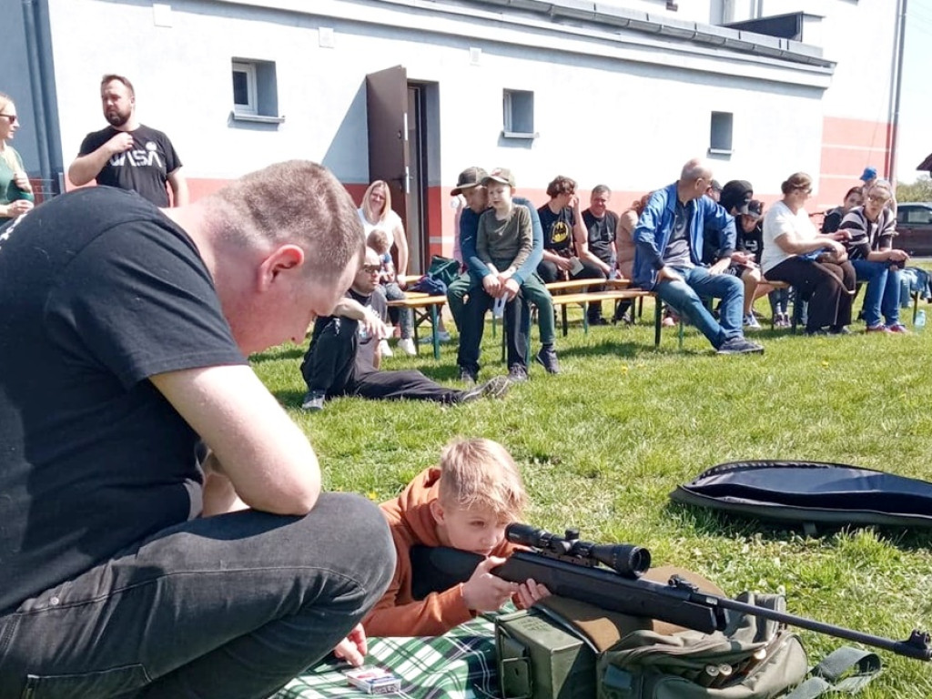 Strzelali o puchar wójta. W Radwanicach sportowa majówka