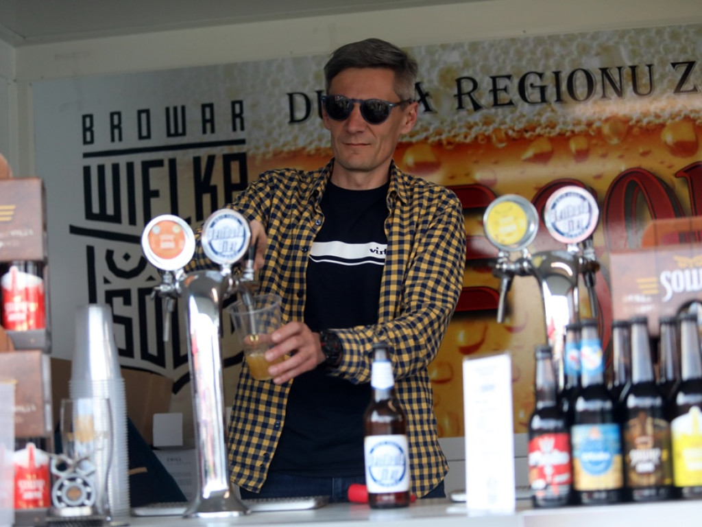 Tłumy na Festiwalu Smaków Świata. Trzeba było dowozić przedwojennego piwa z Głogowa [ZDJĘCIA]