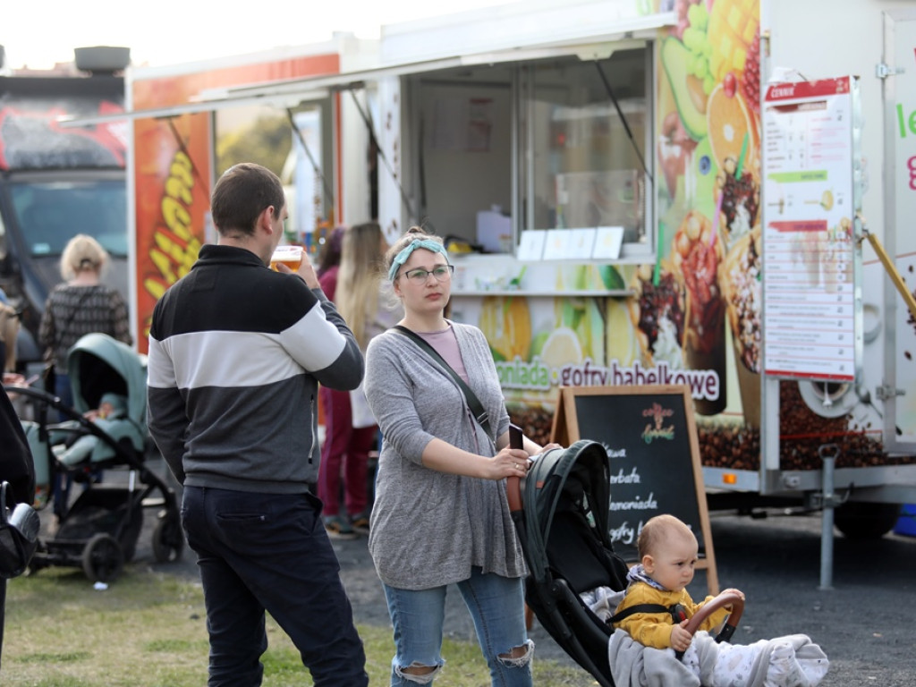 Tłumy na Festiwalu Smaków Świata. Trzeba było dowozić przedwojennego piwa z Głogowa [ZDJĘCIA]