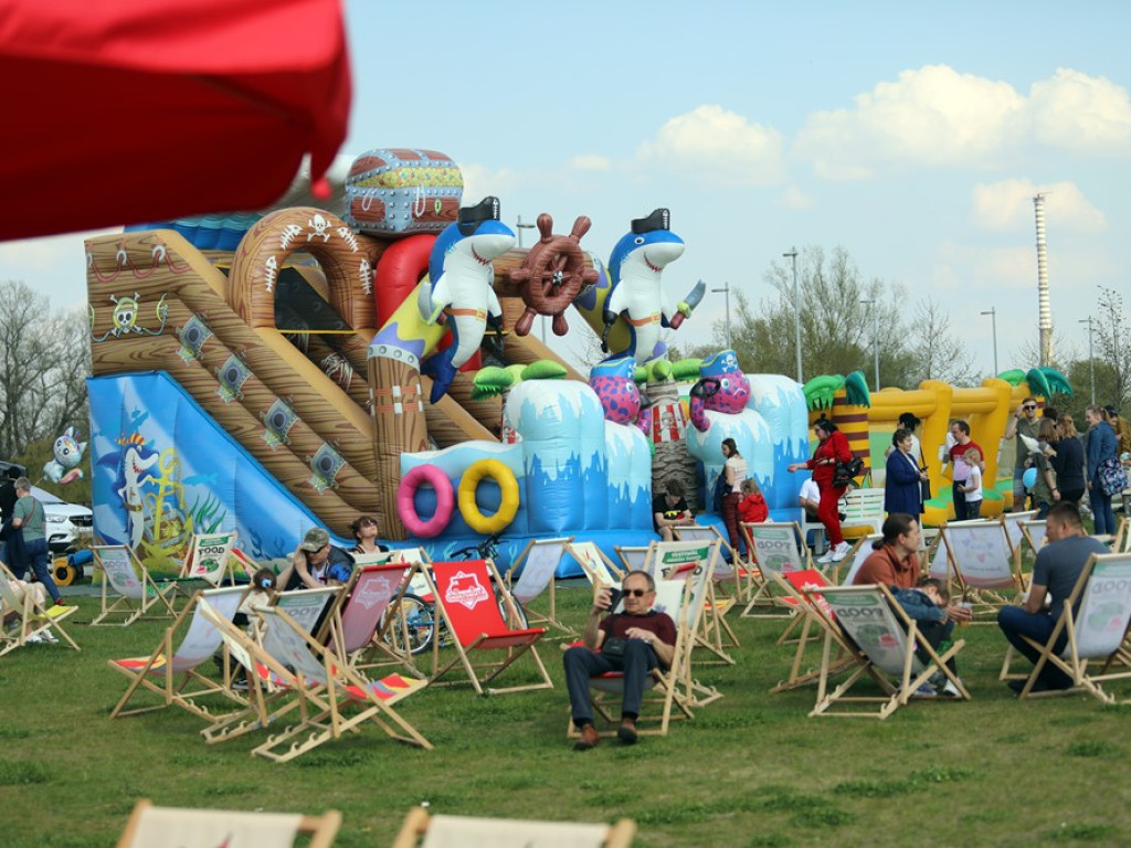 Tłumy na Festiwalu Smaków Świata. Trzeba było dowozić przedwojennego piwa z Głogowa [ZDJĘCIA]