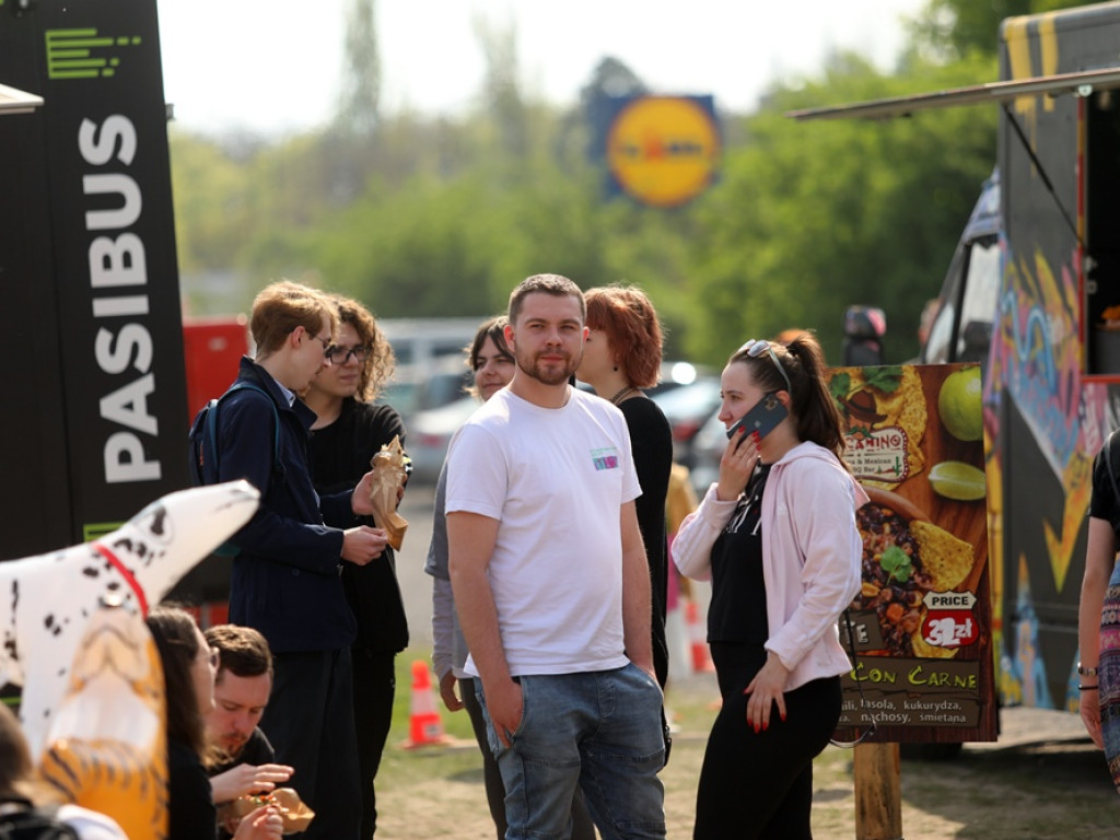 Tłumy na Festiwalu Smaków Świata. Trzeba było dowozić przedwojennego piwa z Głogowa [ZDJĘCIA]
