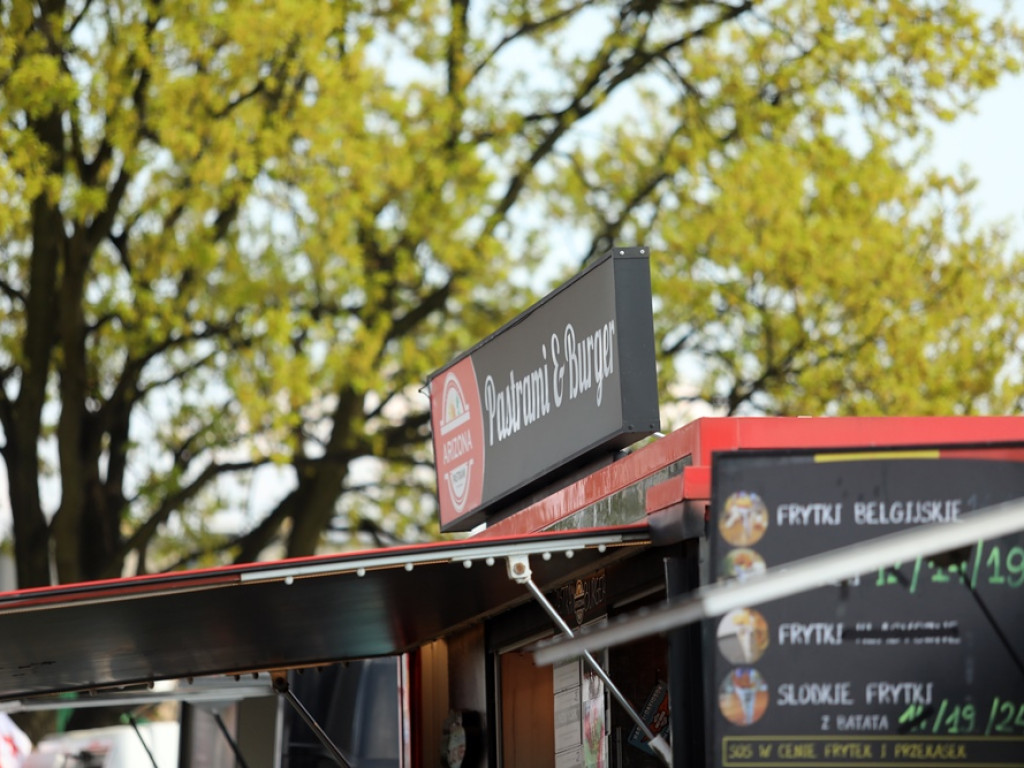 Tłumy na Festiwalu Smaków Świata. Trzeba było dowozić przedwojennego piwa z Głogowa [ZDJĘCIA]