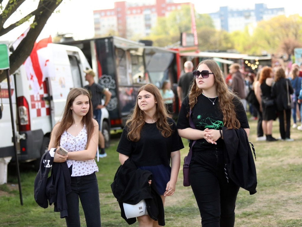 Tłumy na Festiwalu Smaków Świata. Trzeba było dowozić przedwojennego piwa z Głogowa [ZDJĘCIA]