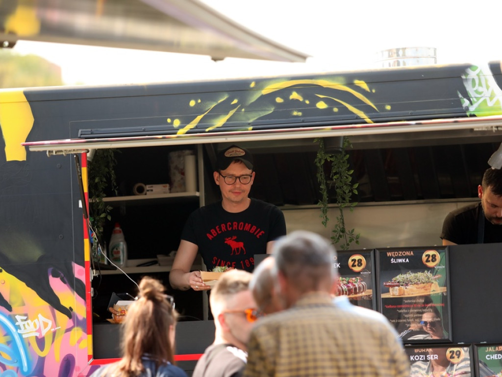 Tłumy na Festiwalu Smaków Świata. Trzeba było dowozić przedwojennego piwa z Głogowa [ZDJĘCIA]