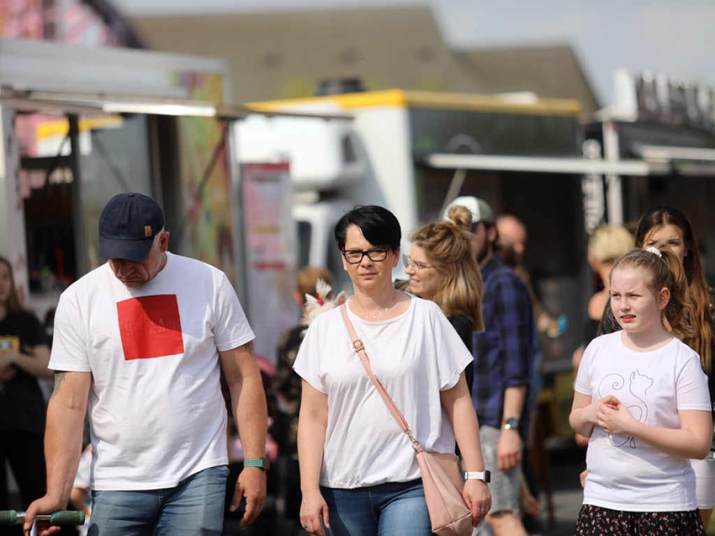 Tłumy na Festiwalu Smaków Świata. Trzeba było dowozić przedwojennego piwa z Głogowa [ZDJĘCIA]