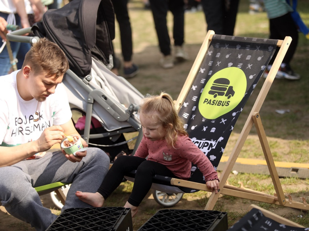 Tłumy na Festiwalu Smaków Świata. Trzeba było dowozić przedwojennego piwa z Głogowa [ZDJĘCIA]