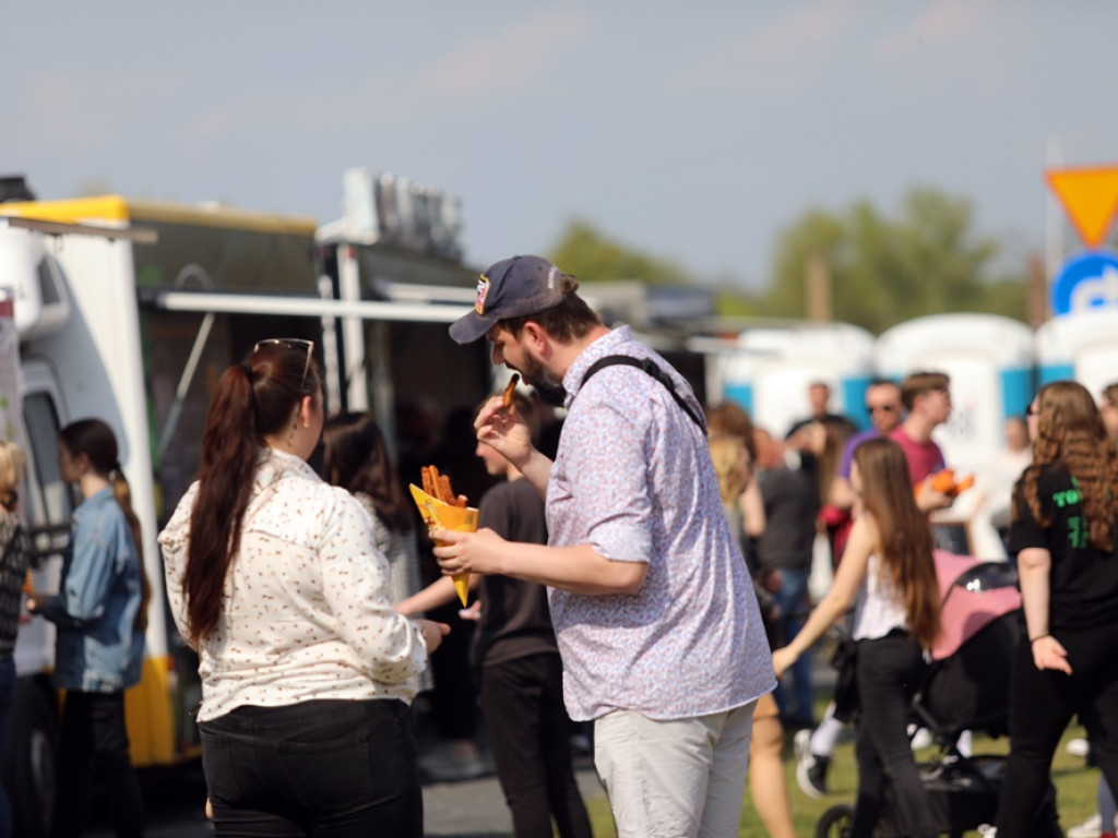 Tłumy na Festiwalu Smaków Świata. Trzeba było dowozić przedwojennego piwa z Głogowa [ZDJĘCIA]
