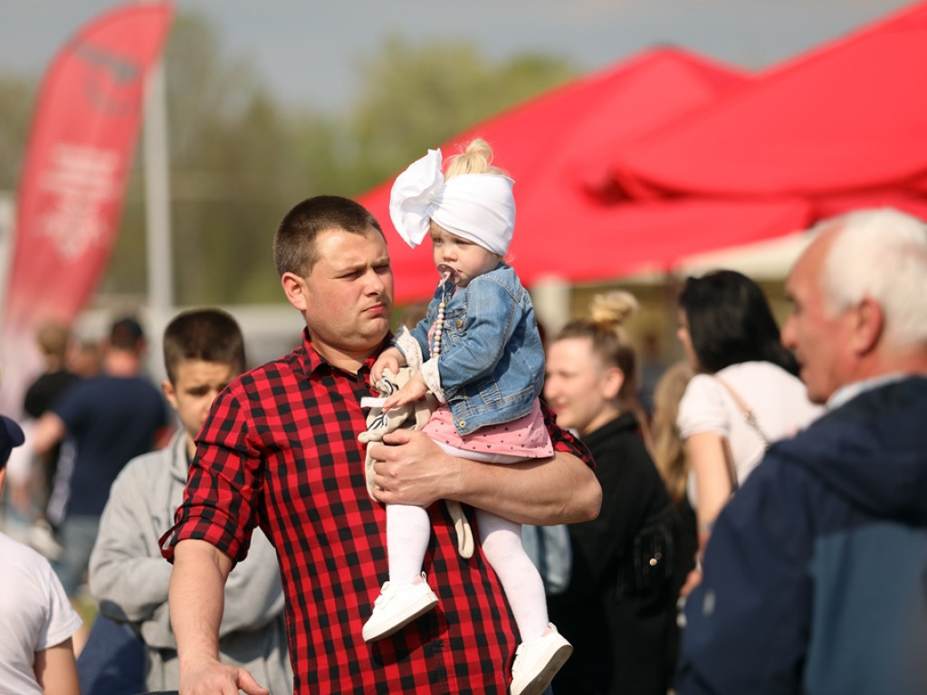 Na bulwarze są całe rodziny. Tak się bawimy ostatniego dnia tej majówki [ZDJĘCIA]