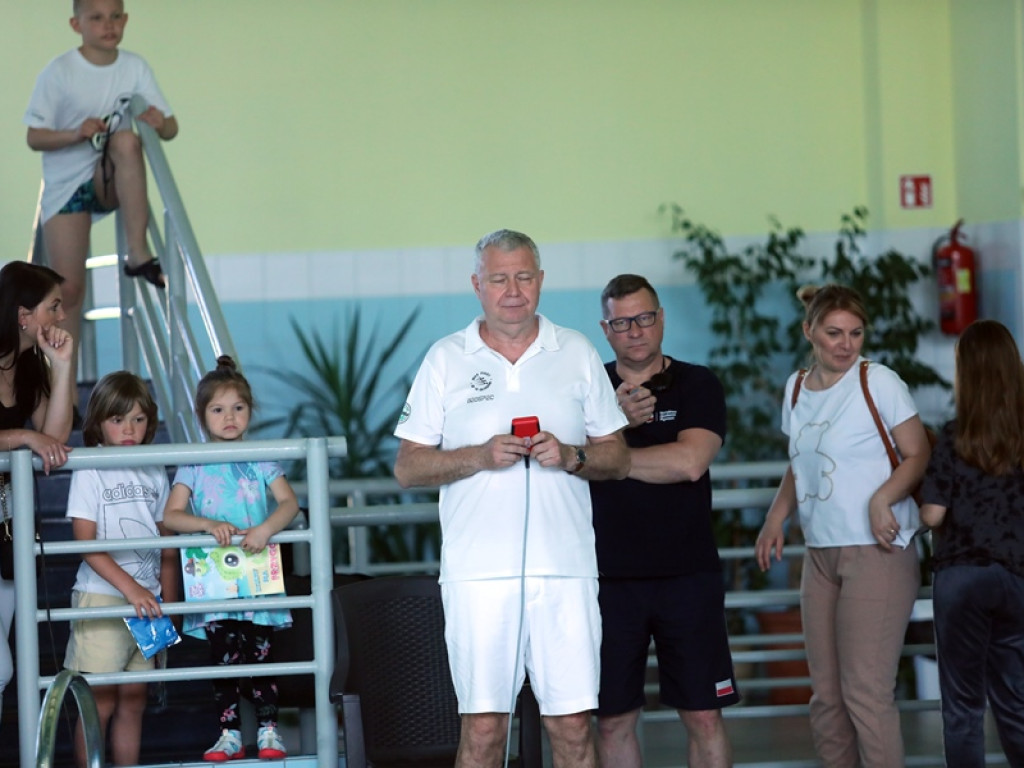 Zawody z okazji Dnia Hutnika. Na starcie 300 pływaków [ZDJĘCIA]