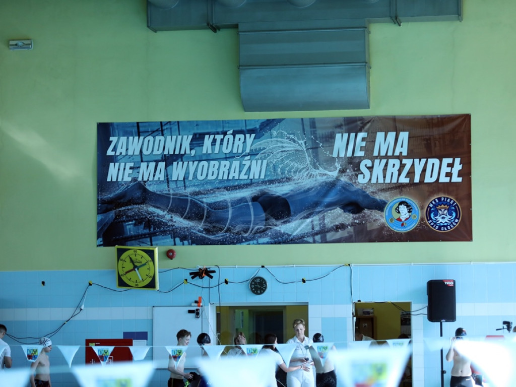 Zawody z okazji Dnia Hutnika. Na starcie 300 pływaków [ZDJĘCIA]