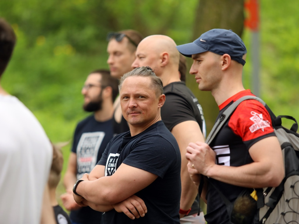 10-letni Kuba zrobił 66, nieco starszy Przemek 72 pompki. To nowi rekordziści Głogowa [ZDJĘCIA]