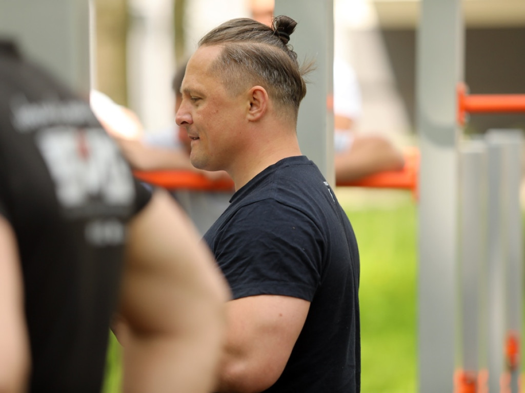 10-letni Kuba zrobił 66, nieco starszy Przemek 72 pompki. To nowi rekordziści Głogowa [ZDJĘCIA]