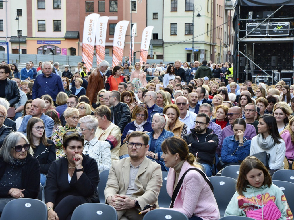 Tłumy w Rynku! Koncert z okazji Dnia Hutnika