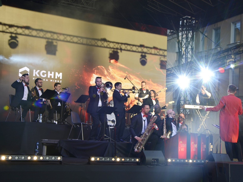 Tłumy w Rynku! Koncert z okazji Dnia Hutnika