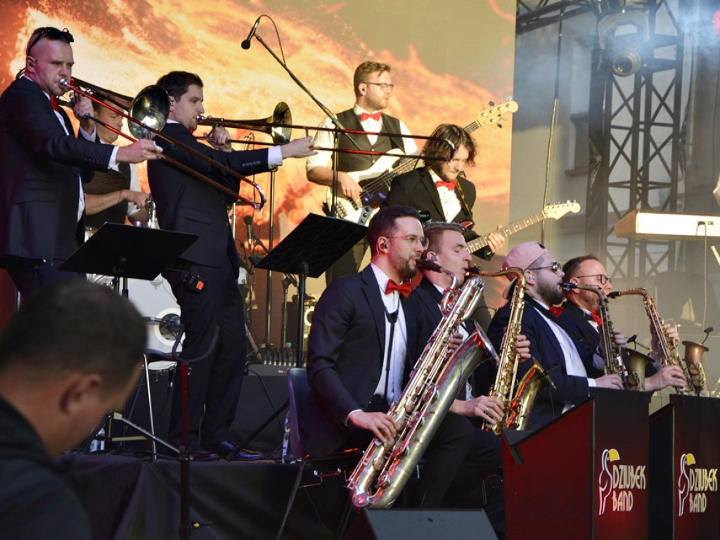 Tłumy w Rynku! Koncert z okazji Dnia Hutnika
