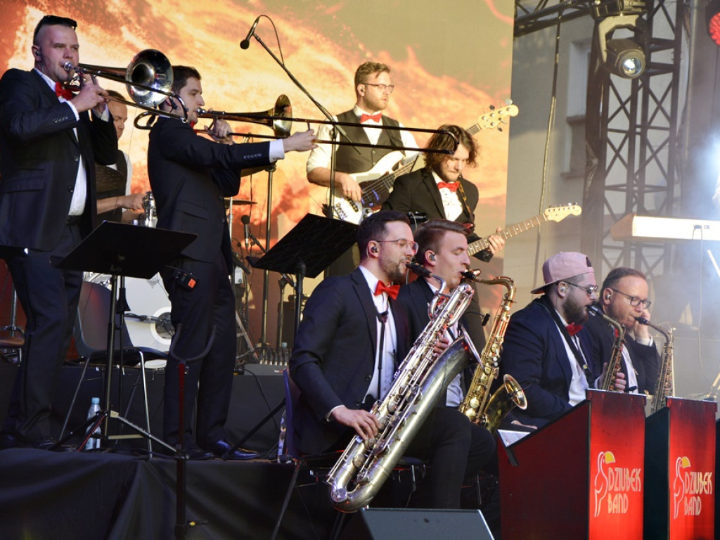Tłumy w Rynku! Koncert z okazji Dnia Hutnika