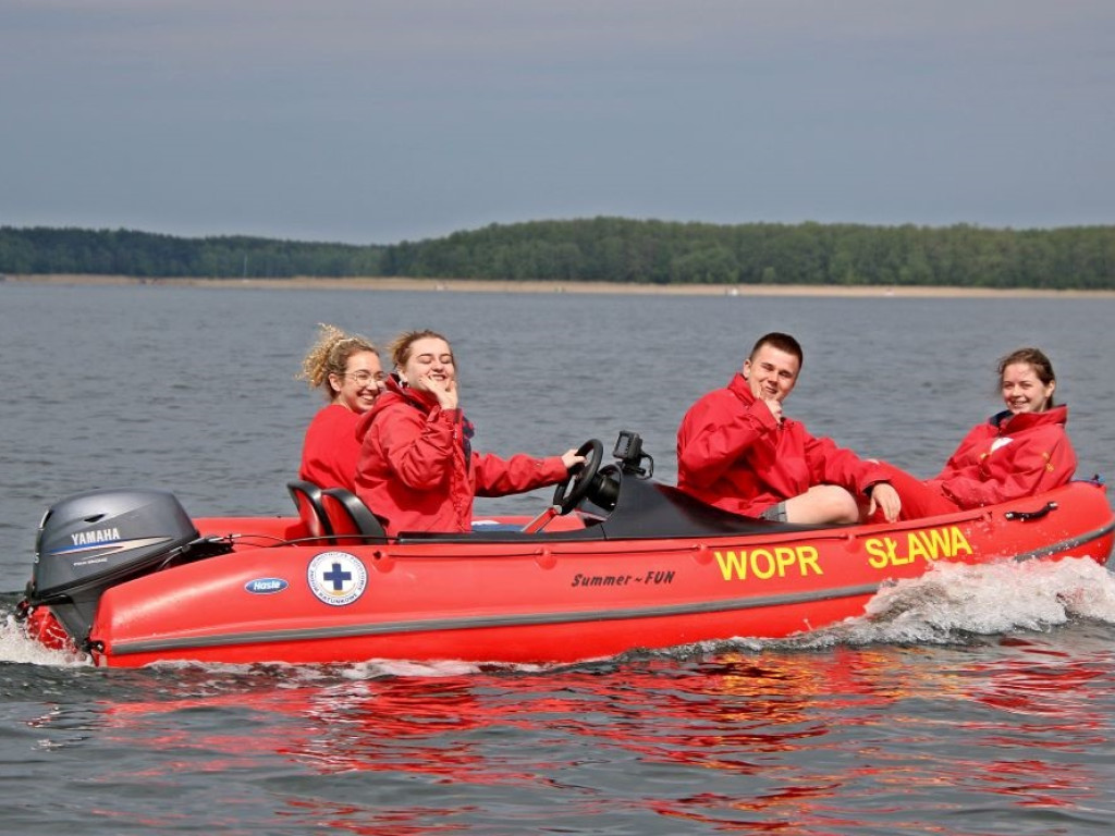Ponad sto ekip łowiło ryby w Jeziorze Sławskim [ZDJĘCIA]