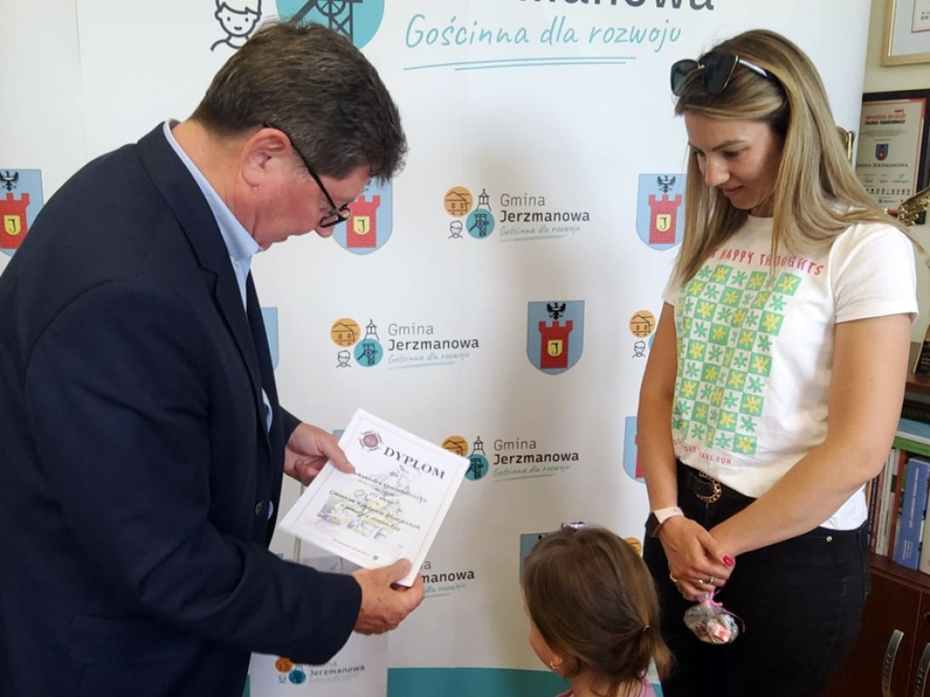Strażacki konkurs plastyczny rozstrzygnięty. Wójt wręczył nagrody