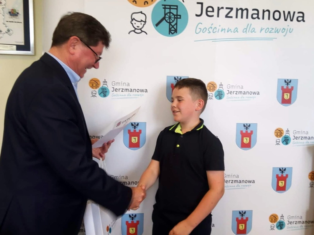Strażacki konkurs plastyczny rozstrzygnięty. Wójt wręczył nagrody