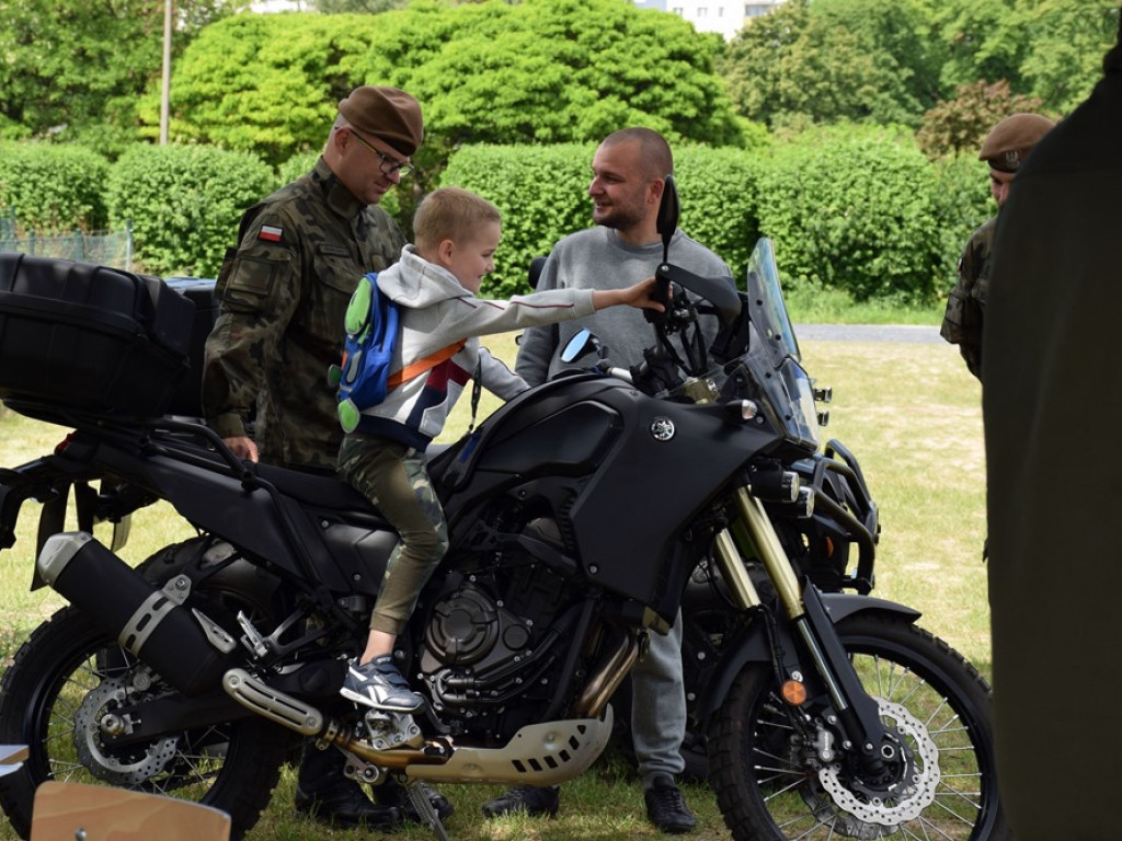 Zostań żołnierzem RP. Na bulwarze postawiono mobilny punkt rekrutacji [ZDJĘCIA]