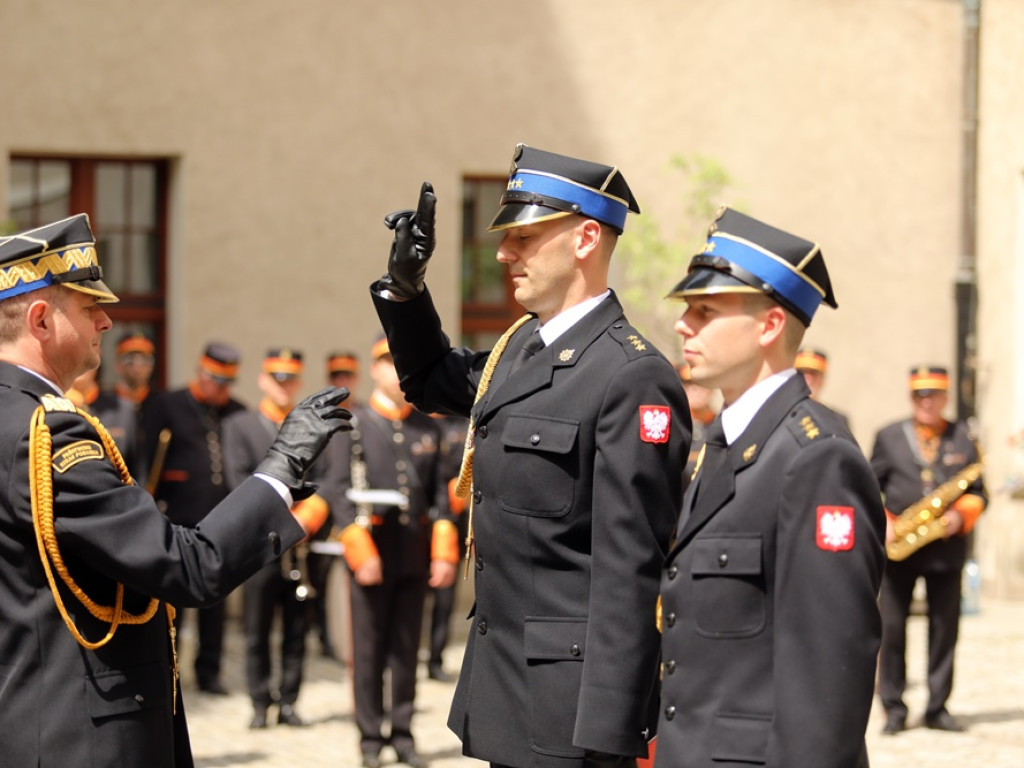 Świętują! Awanse i odznaczenia dla naszych strażaków [ZDJĘCIA]