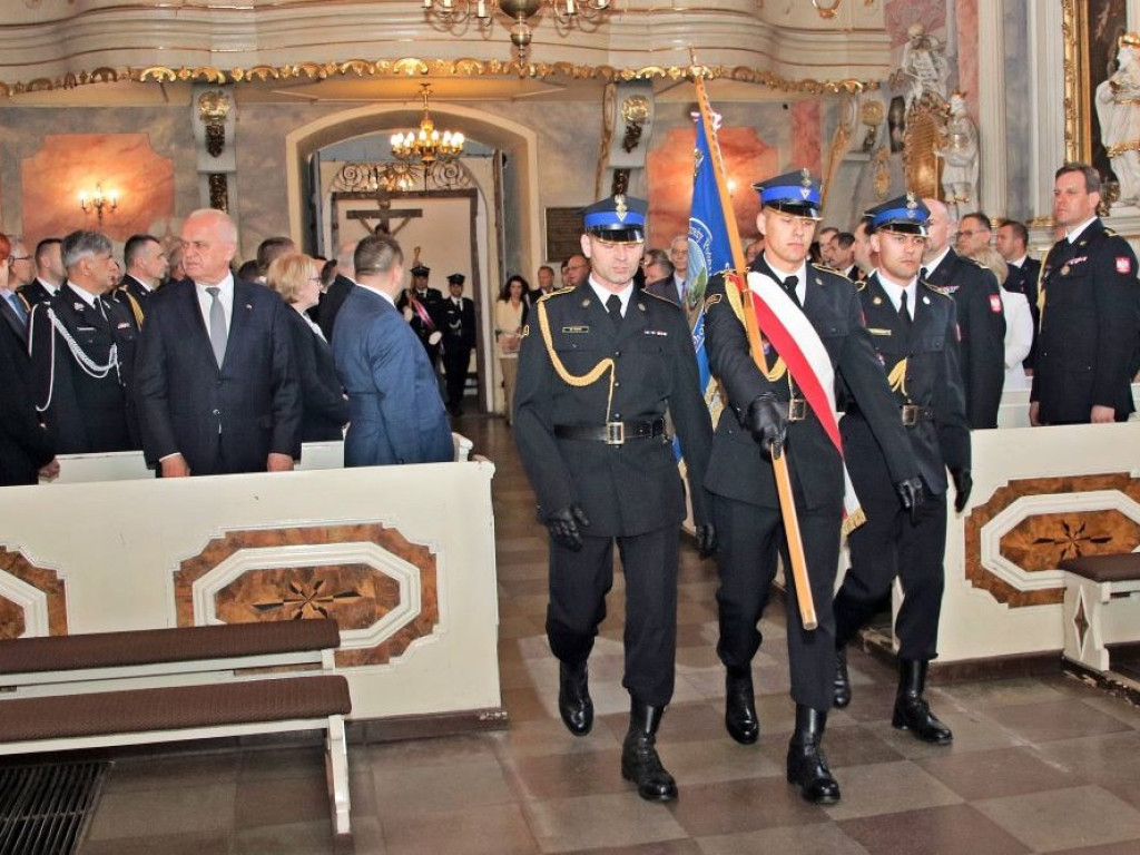 I tutaj strażacy świętowali. Po mszy świętej uroczystość oraz wyróżnienia [ZDJĘCIA]