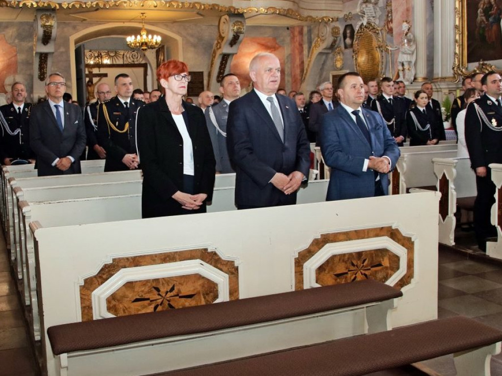 I tutaj strażacy świętowali. Po mszy świętej uroczystość oraz wyróżnienia [ZDJĘCIA]