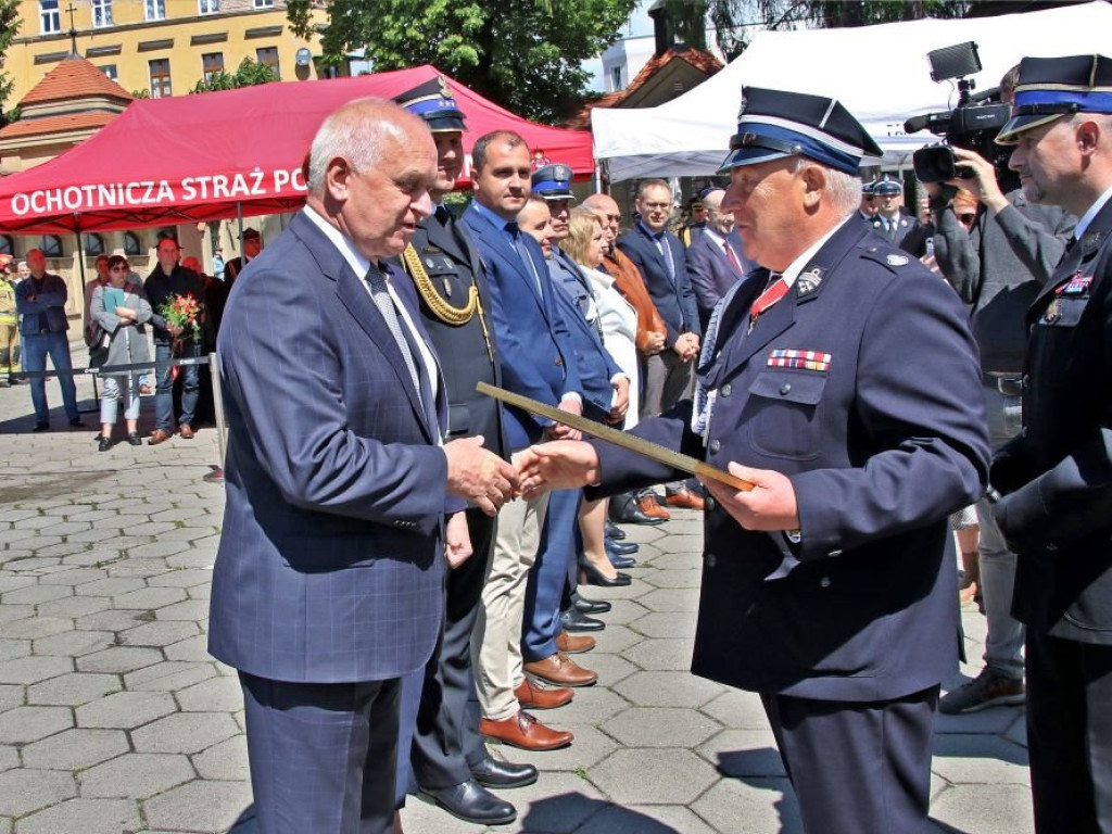 I tutaj strażacy świętowali. Po mszy świętej uroczystość oraz wyróżnienia [ZDJĘCIA]