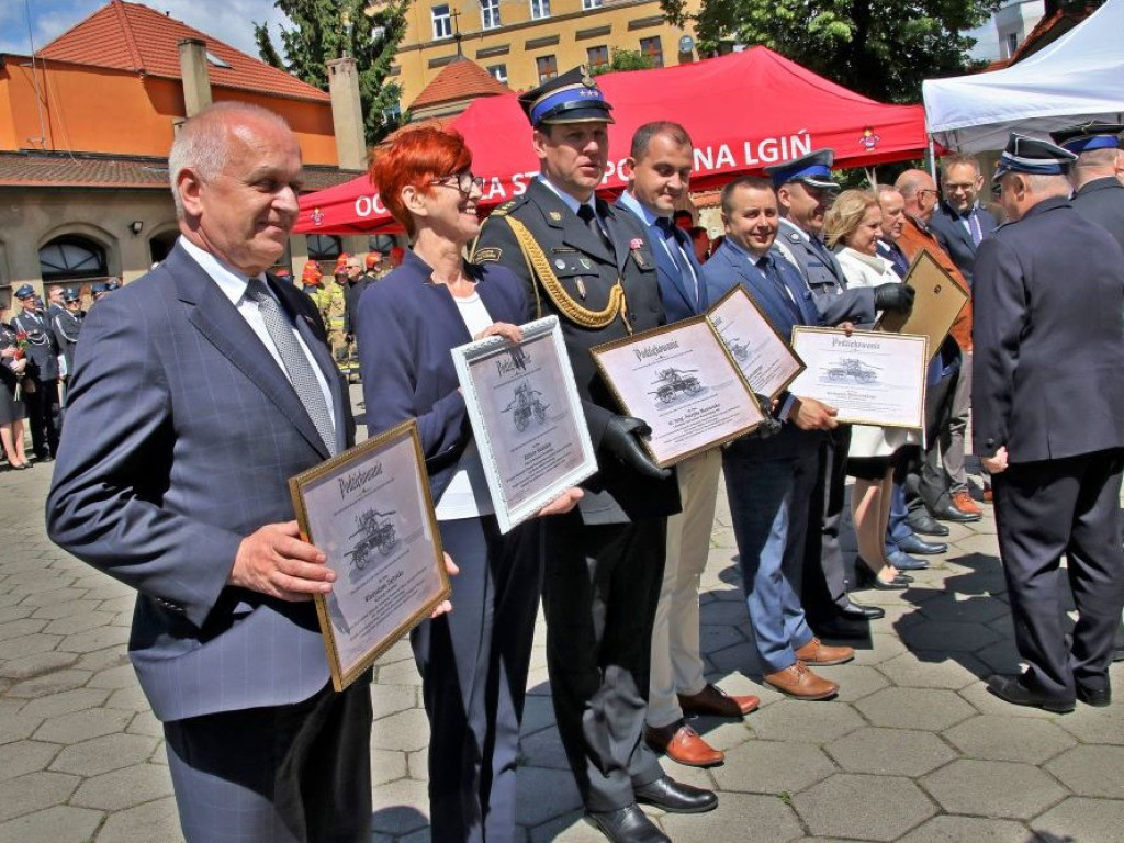 I tutaj strażacy świętowali. Po mszy świętej uroczystość oraz wyróżnienia [ZDJĘCIA]