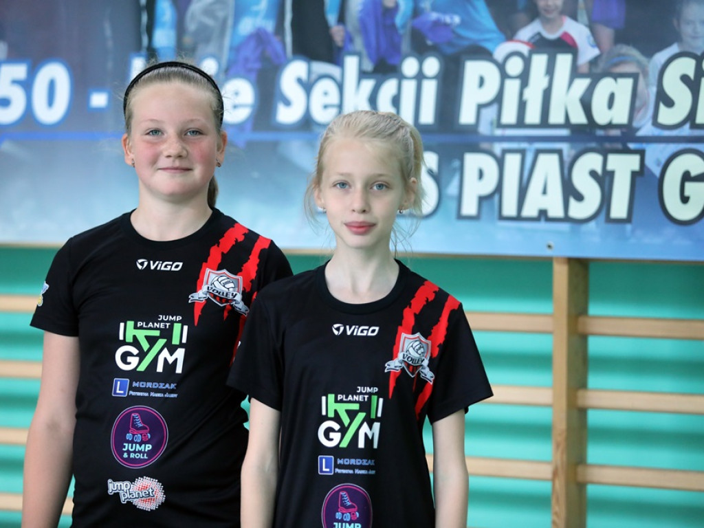 Na siatkarski turniej Piasta przyjechały drużyny z całego regionu [ZDJĘCIA]