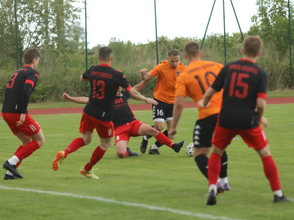 Rezerwy Chrobrego wygrały ligę i zagrają o awans do 3 Ligi [ZDJĘCIA]