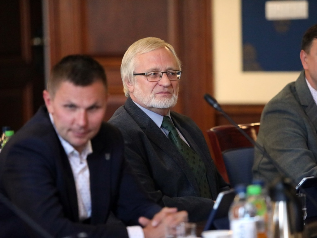 Radni zagłosowali za podwyżkami za śmieci. Drożej będzie od 1 lipca [ZDJĘCIA]