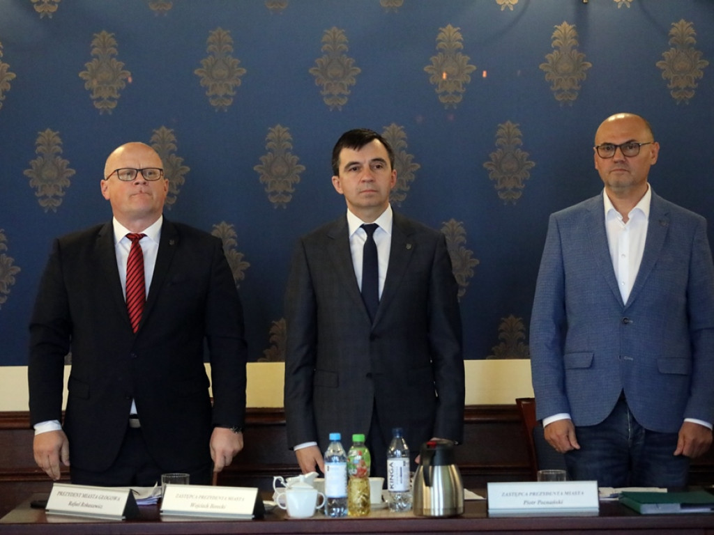 Radni zagłosowali za podwyżkami za śmieci. Drożej będzie od 1 lipca [ZDJĘCIA]