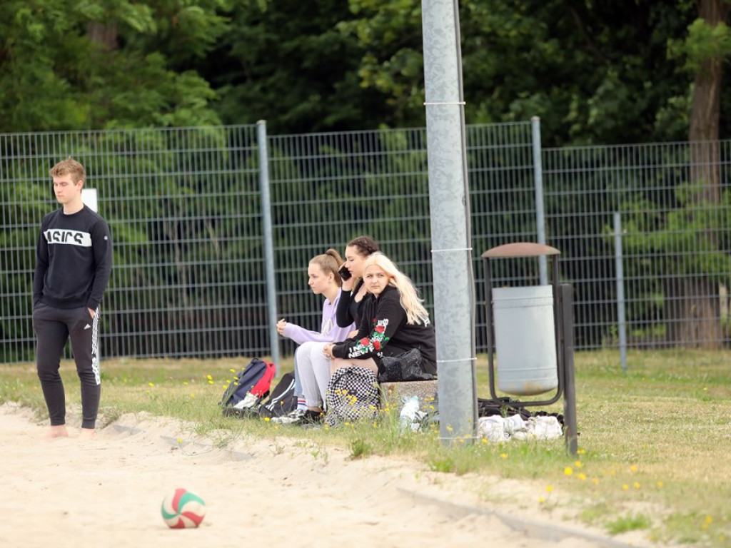 Grają w siatkówkę pod okiem medalisty mistrzostw Polski [ZDJĘCIA]