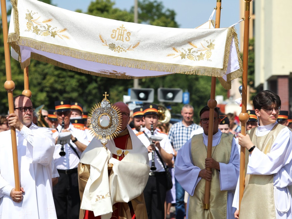 Procesja przeszła ulicami Głogowa [Zdjęcia]