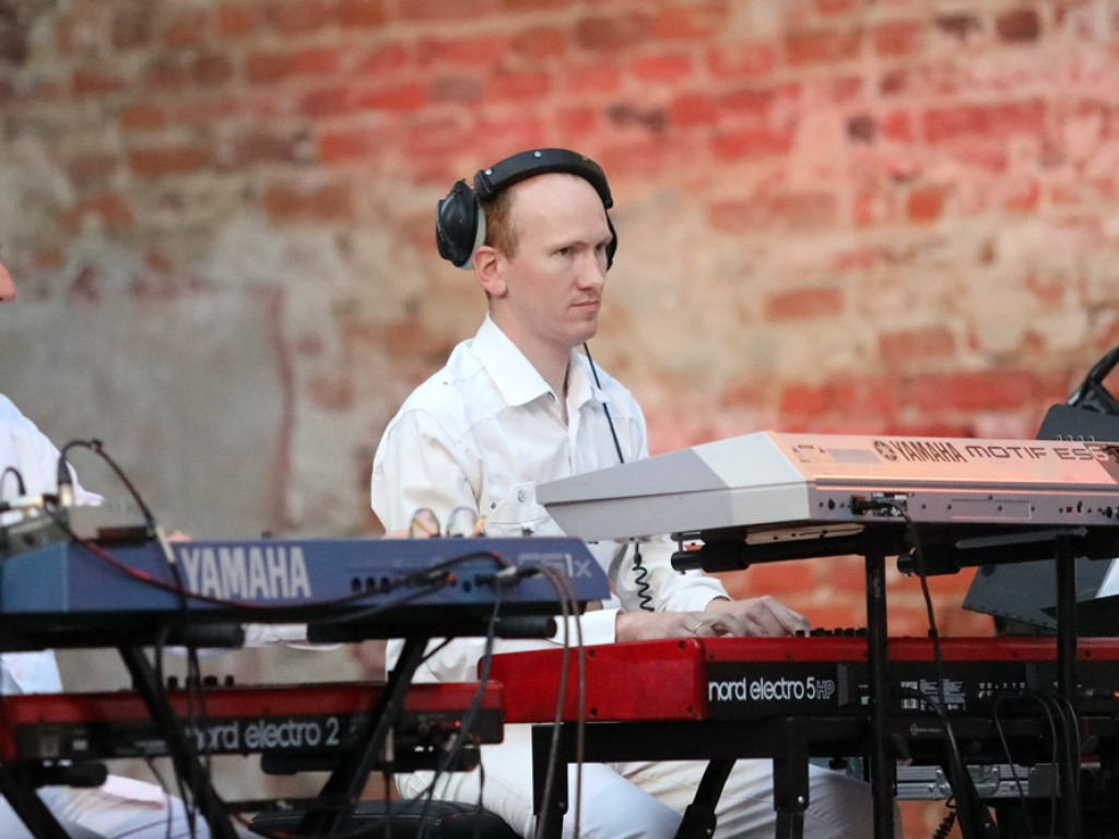 Był koncert połączony z modlitwą. Takie wydarzenie w ruinach kościoła [ZDJĘCIA]