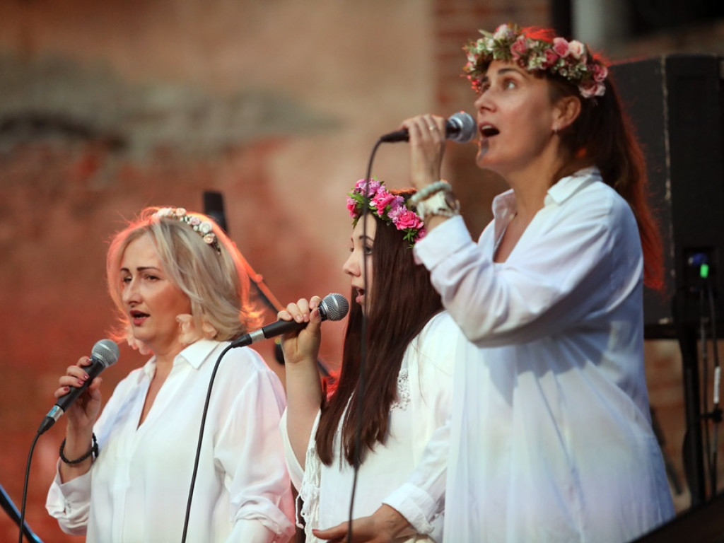 Był koncert połączony z modlitwą. Takie wydarzenie w ruinach kościoła [ZDJĘCIA]