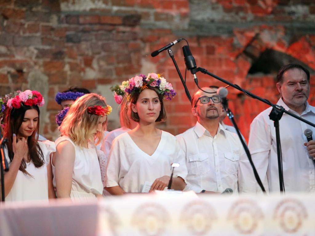 Był koncert połączony z modlitwą. Takie wydarzenie w ruinach kościoła [ZDJĘCIA]