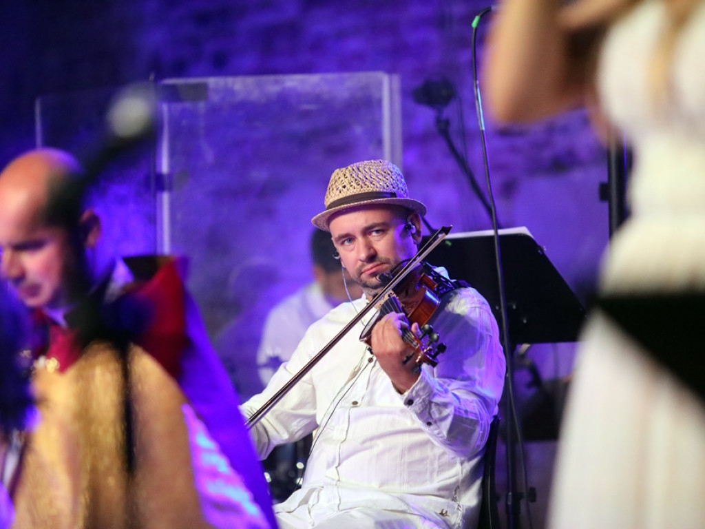 Był koncert połączony z modlitwą. Takie wydarzenie w ruinach kościoła [ZDJĘCIA]