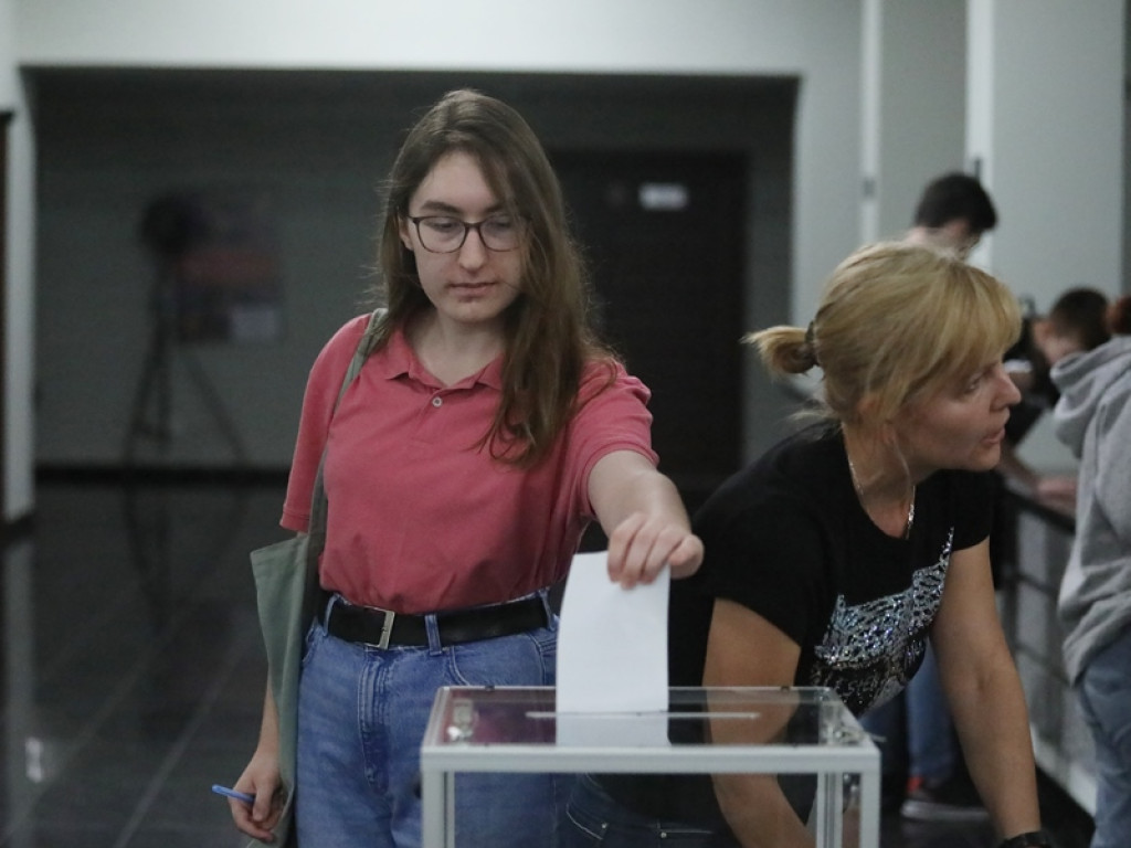 Chętnych zawsze więcej niż miejsc. Młodzież chce pracować w wakacje [ZDJĘCIA]
