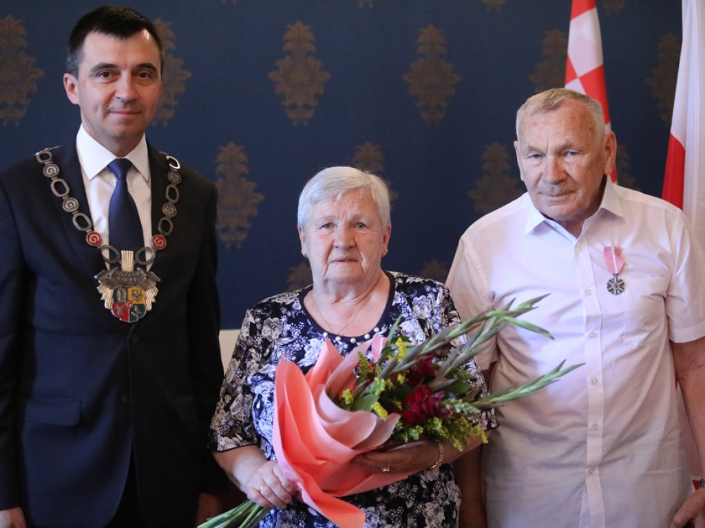 Z Głogowa, Jerzmanowej i Kotli  - Złote Gody w ratuszu [ZDJĘCIA]