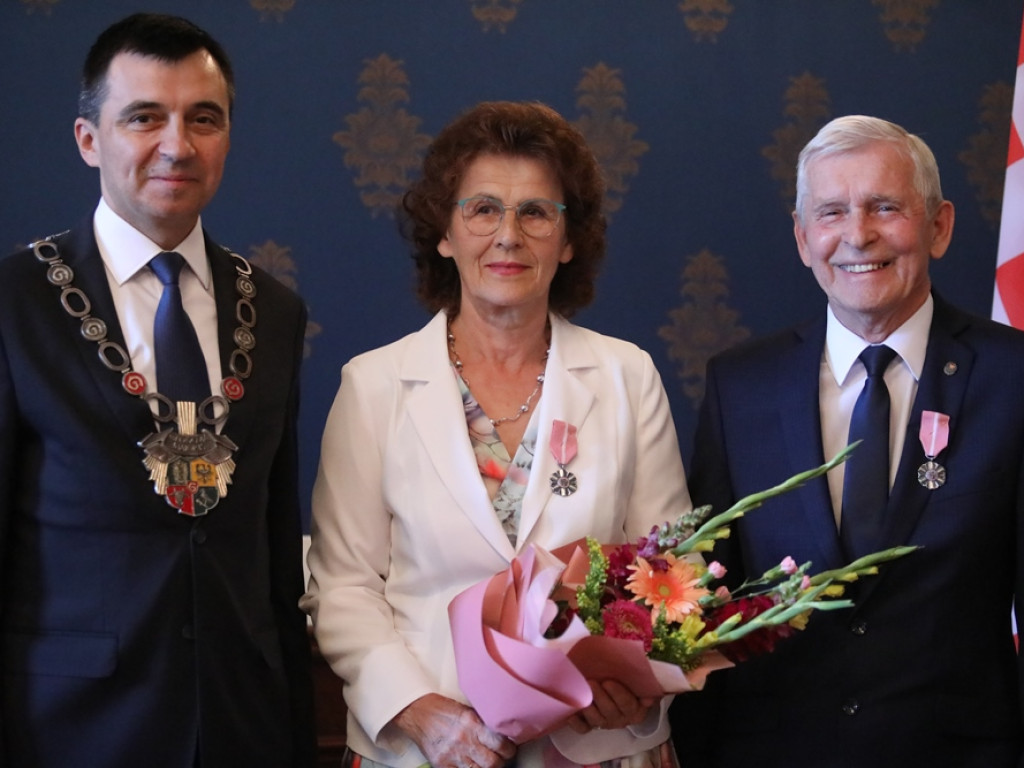 Z Głogowa, Jerzmanowej i Kotli  - Złote Gody w ratuszu [ZDJĘCIA]